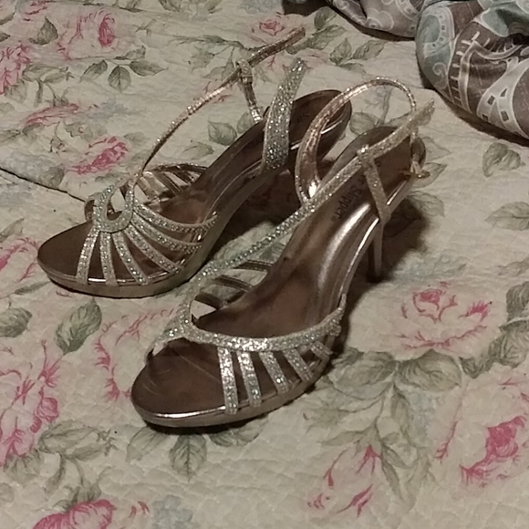 High hills - Picture 1 of 1